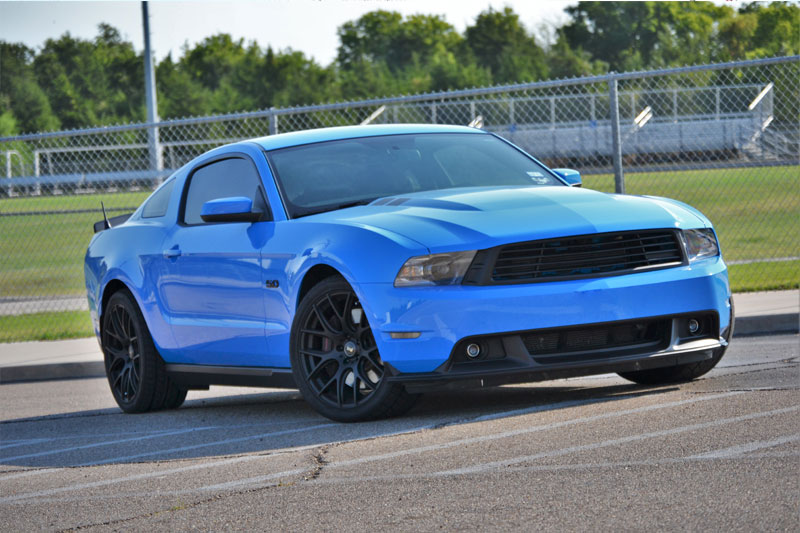 Ford Mustang черно бирюзовая