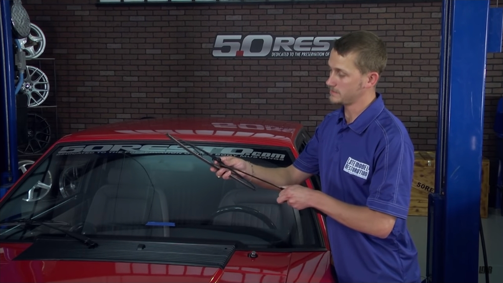 How To Install Fox Body Mustang Windshield Wiper Blades (87-93) - How To Install Fox Body Mustang Windshield Wiper Blades (87-93)