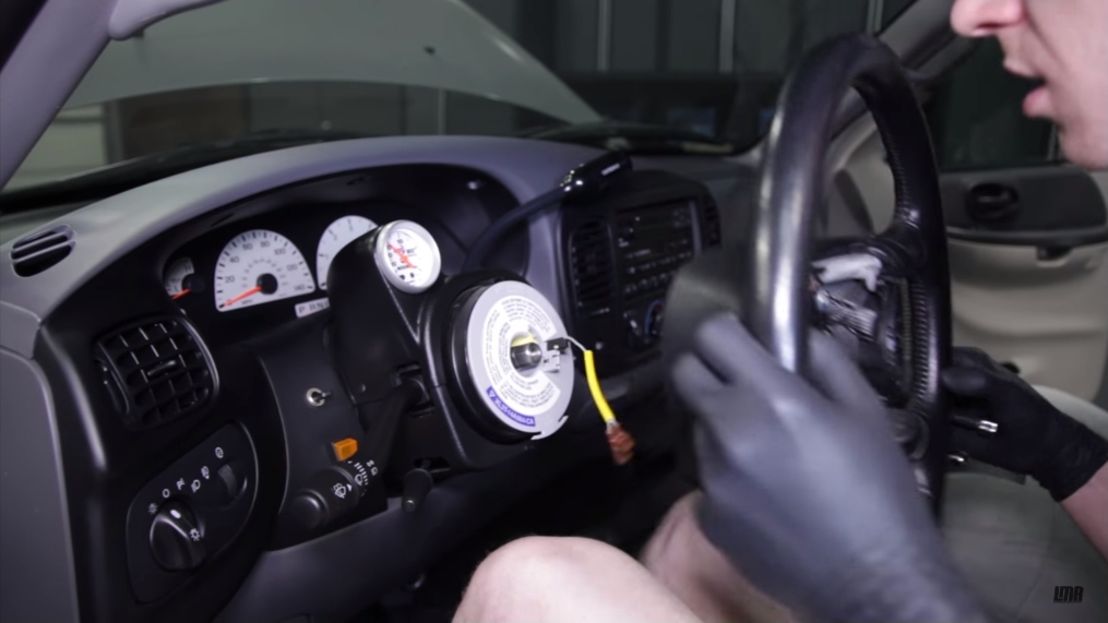 How To Install Ford Lightning Cruise Control Buttons (99-04) - How To Install Ford Lightning Cruise Control Buttons (99-04)