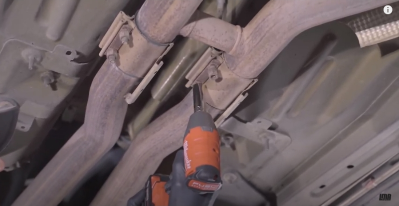 How To Install Ford Performance Mustang GT500 Aluminum Driveshaft | 2007-12 - How To Install Ford Performance Mustang GT500 Aluminum Driveshaft | 2007-12