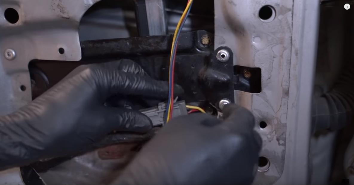 How To Install Fox Body Mustang Window Motor Gear (79-93) - How To Install Fox Body Mustang Window Motor Gear (79-93)