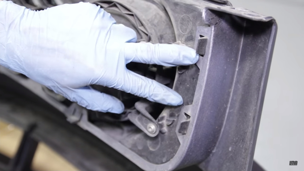 How To Install SVE Mustang Bullitt Grille (05-09) - How To Install SVE Mustang Bullitt Grille (05-09)