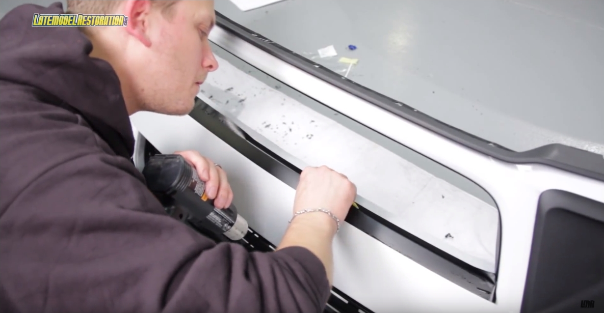 How To Install Roush Mustang Lower Grille Delete (13-14) - How To Install Roush Mustang Lower Grille Delete (13-14)