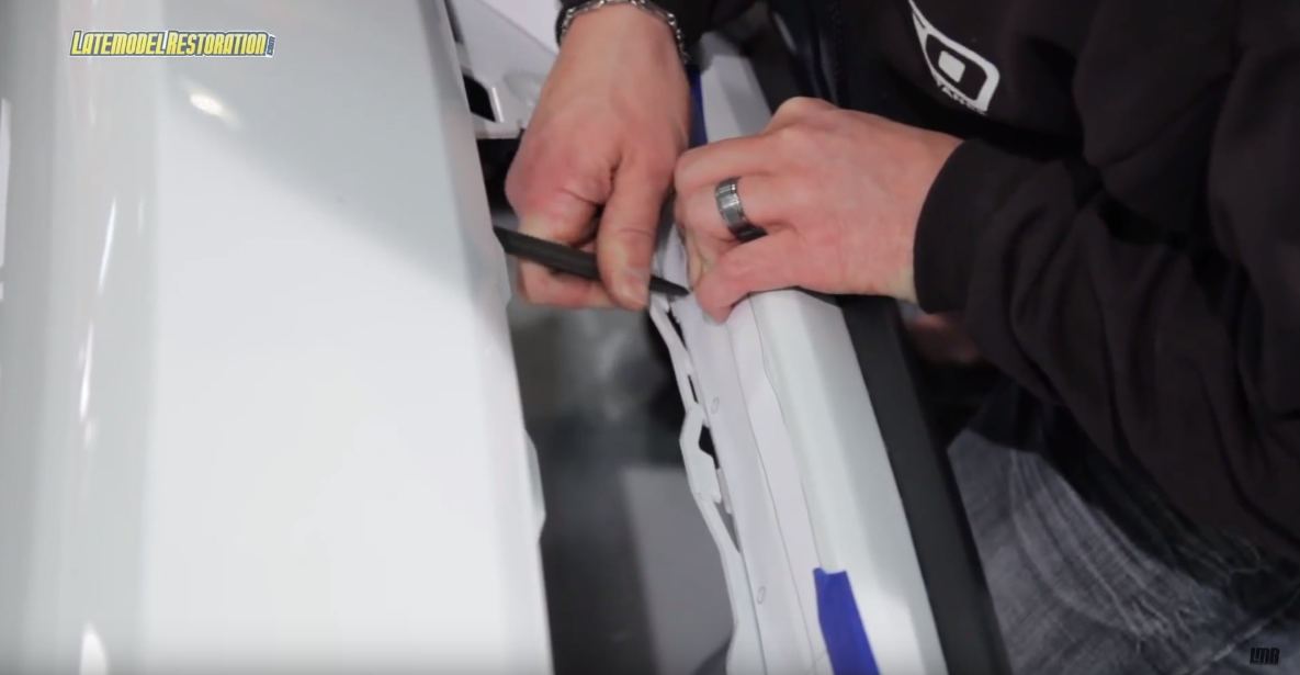 How To Install Roush Mustang Lower Grille Delete (13-14) - How To Install Roush Mustang Lower Grille Delete (13-14)