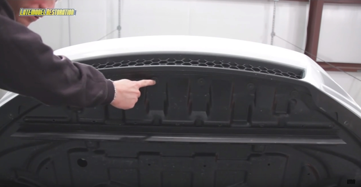 How To Install Roush Mustang Lower Grille Delete (13-14) - How To Install Roush Mustang Lower Grille Delete (13-14)
